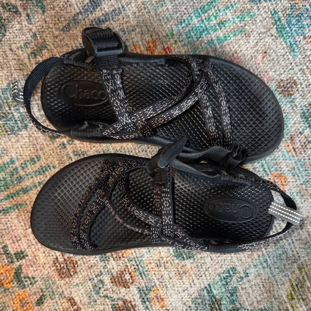 Chaco Kids Size 4 ZX/1 Black and White Sandals GUC - Picture 4 of 4